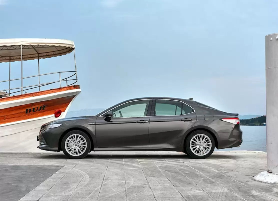 Fotografie vozu Toyota Camry Executive VIP 2.5, 160 kW, Hybridní, Automatická převodovka výroba od 03/2019