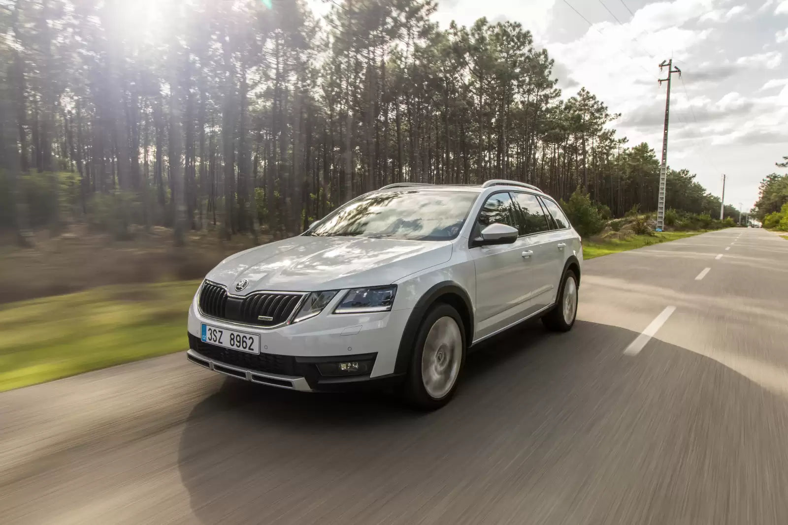 Fotografie vozu Škoda Octavia Scout Sériová 2.0 TDI, 110 kW, Naftový, 4x4, Automatická převodovka výroba od 01/2017