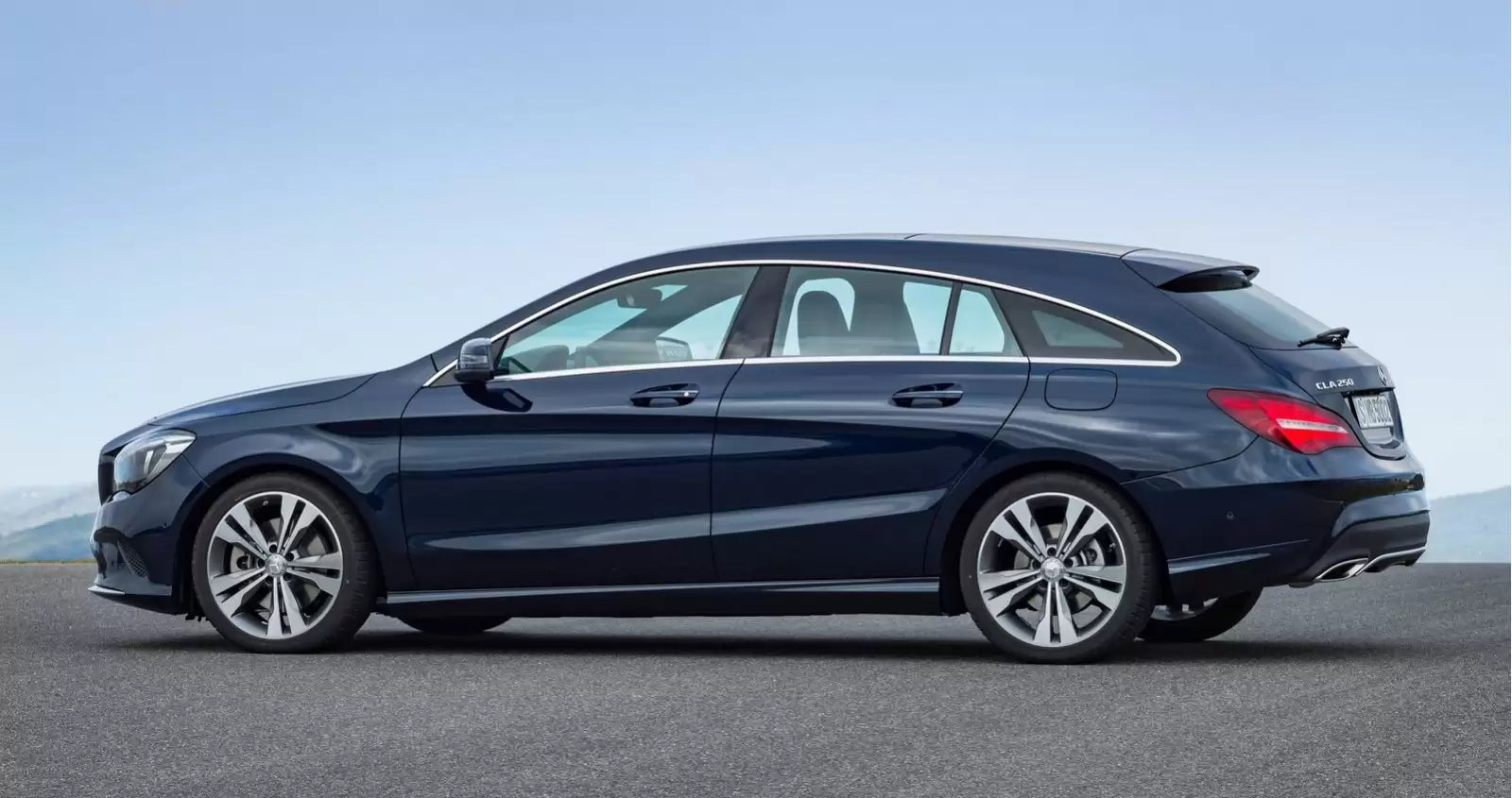 Fotografie vozu Mercedes-Benz CLA Shooting Brake AMG Line 250, 155 kW, Benzinový, Automatická převodovka výroba od 04/2016