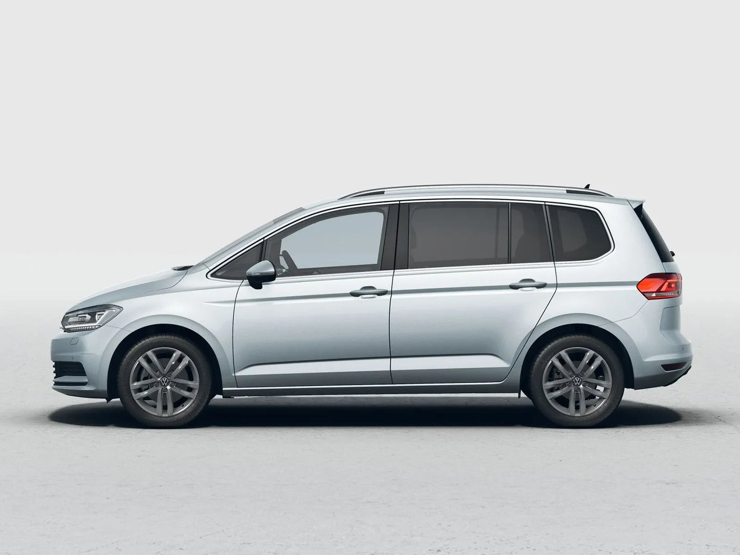 Fotografie automobilu Volkswagen Touran People na operativní leasing | Driveto.cz