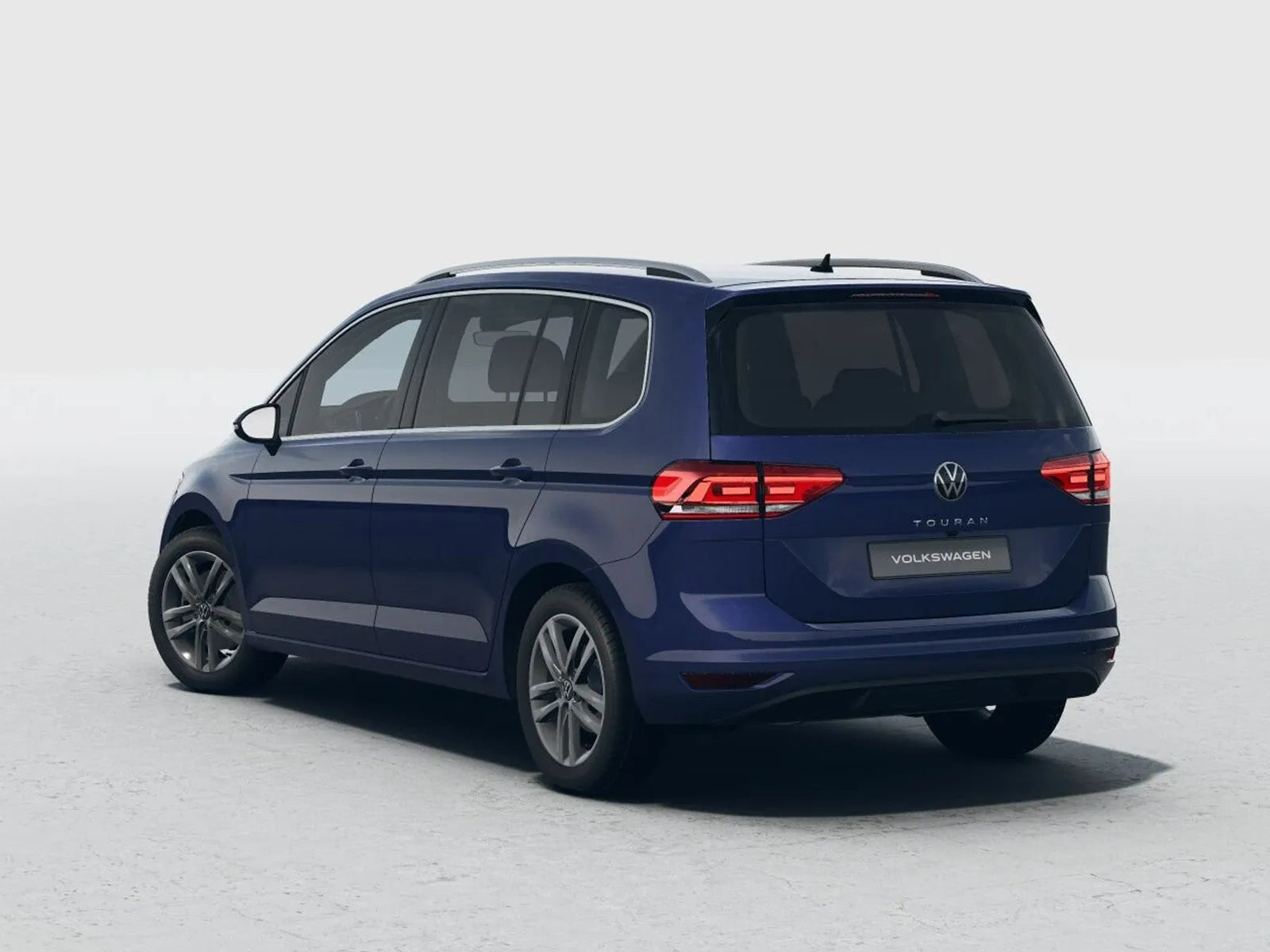 Fotografie automobilu Volkswagen Touran People na operativní leasing | Driveto.cz
