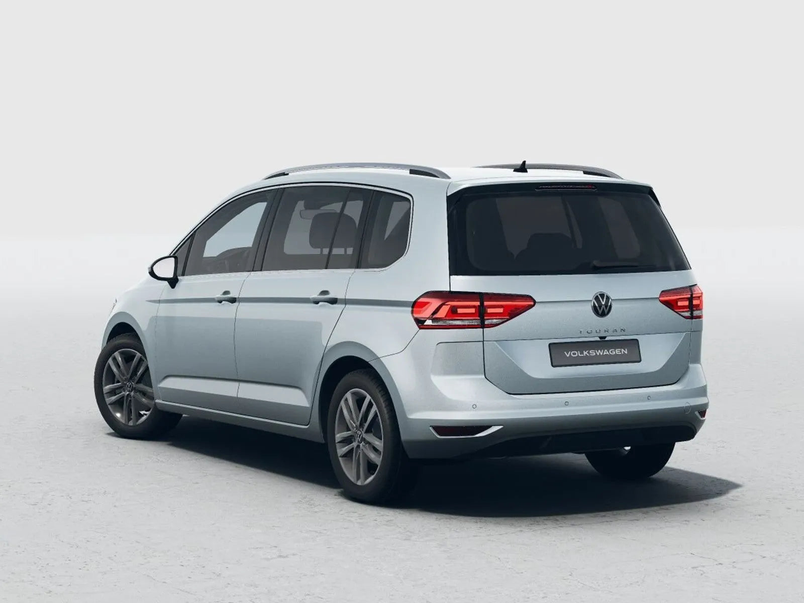 Fotografie automobilu Volkswagen Touran People na operativní leasing | Driveto.cz