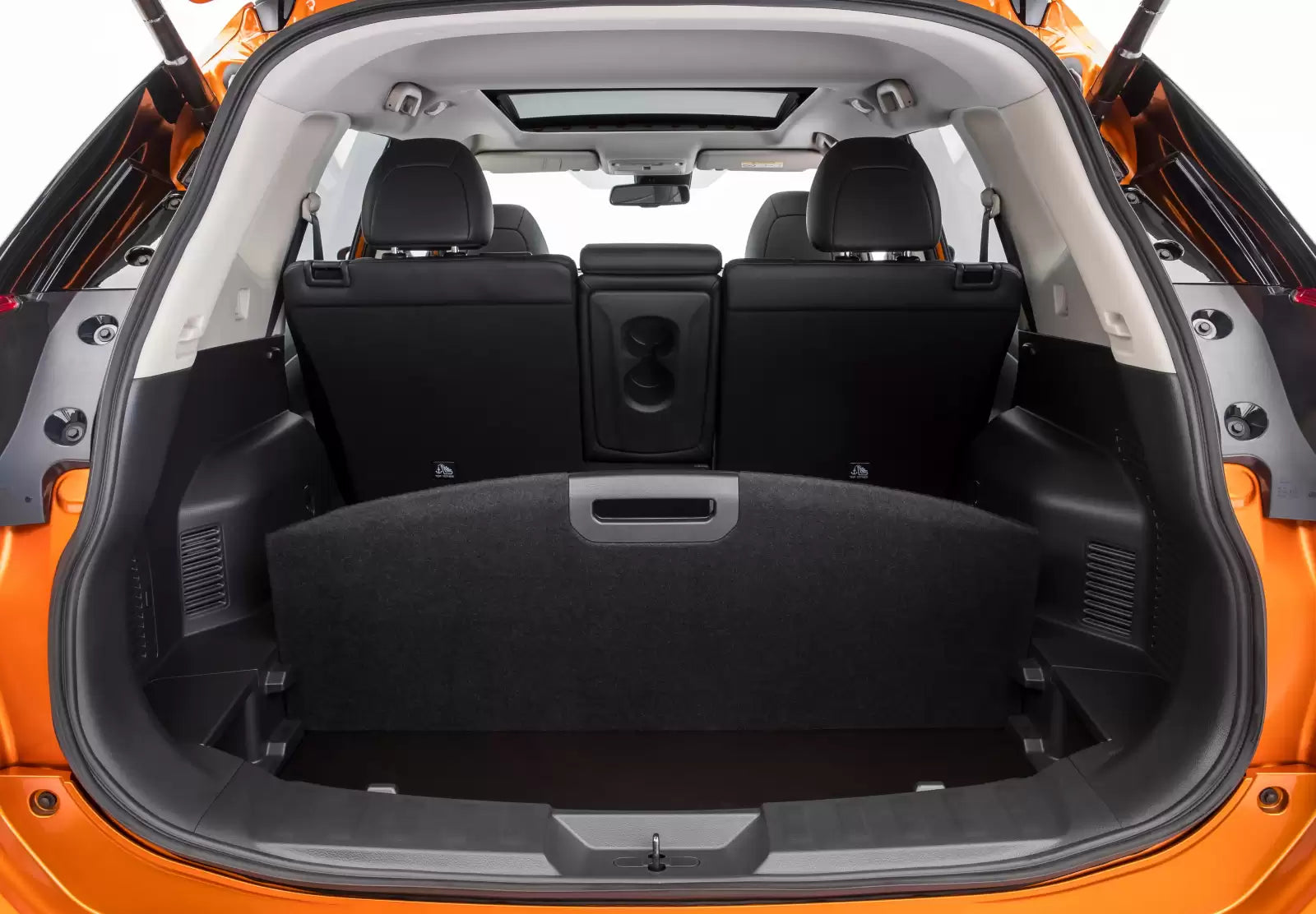 Fotografie vozu Nissan X-Trail 360° 4x4i 1.6 dCi, 96 kW, Naftový, 4x4 výroba 04/2015 - 06/2015