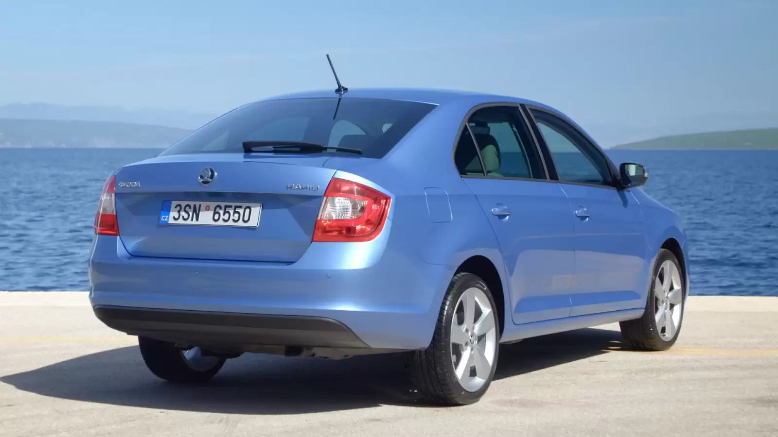 Fotografie vozu Škoda Rapid Active 1.0 TSI, 70 kW, Benzinový, Automatická převodovka výroba od 05/2017