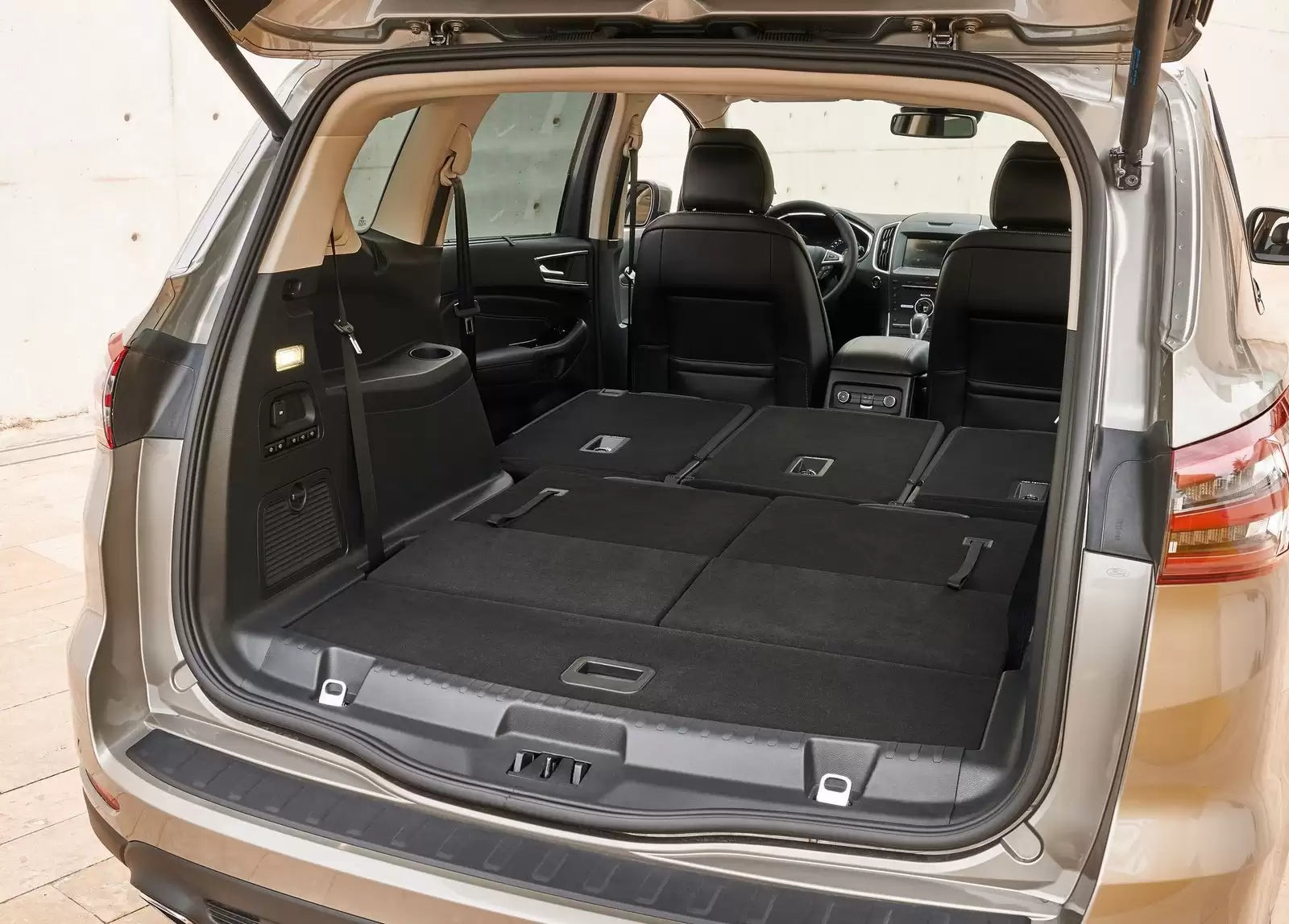 Fotografie vozu Ford S-MAX Business 1.5, 118 kW, Benzinový výroba od 11/2015