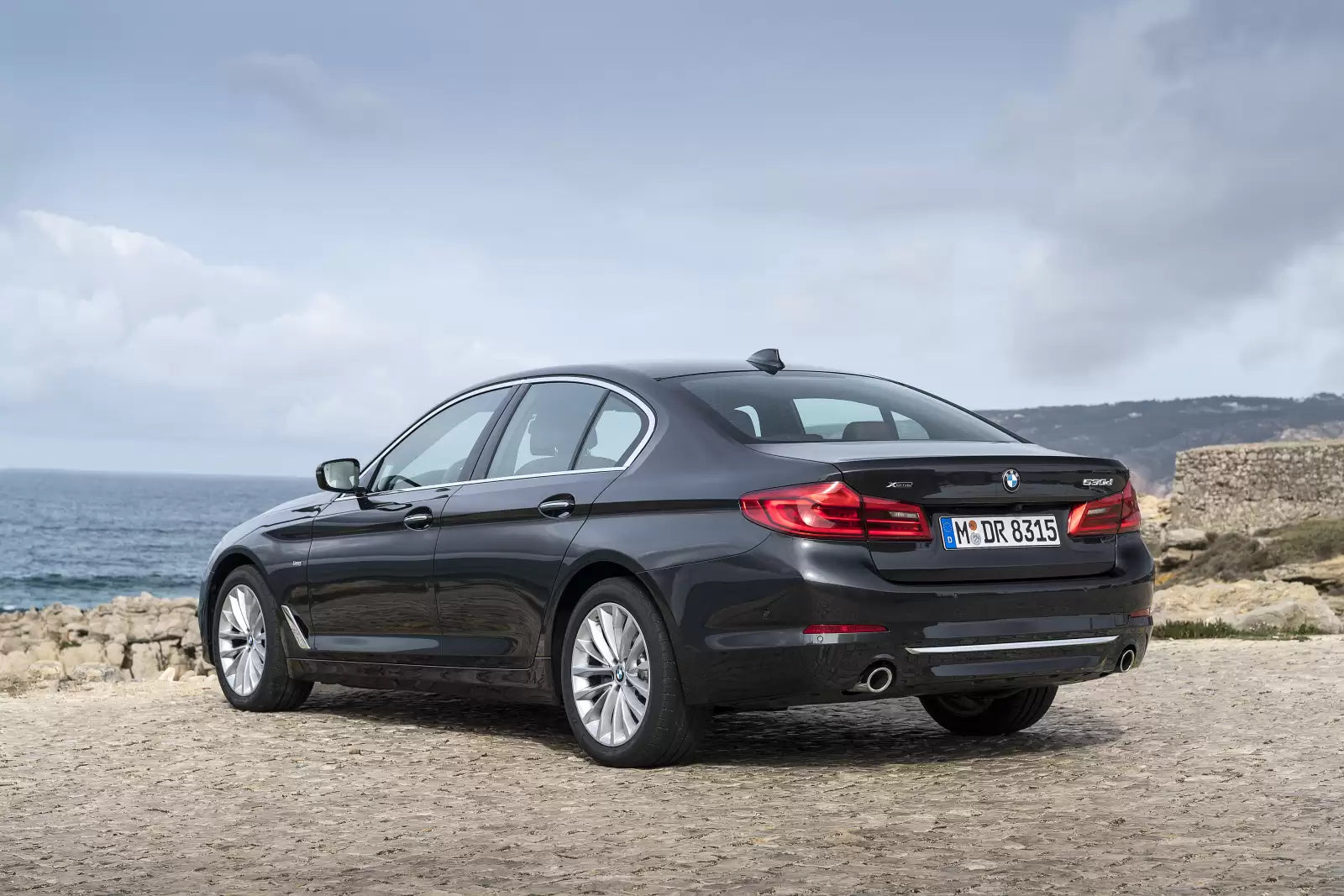 Fotografie vozu BMW Řada 5 Sedan Sport Line 3.0, 195 kW, Naftový, 4x4, Automatická převodovka výroba od 02/2017