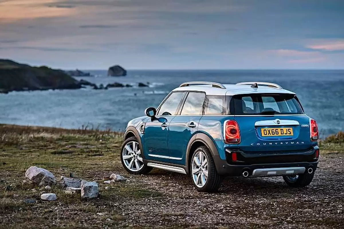 Fotografie vozu MINI Countryman ALL4 Steptronic 1.5, 165 kW, Hybridní, 4x4, Automatická převodovka výroba od 07/2017