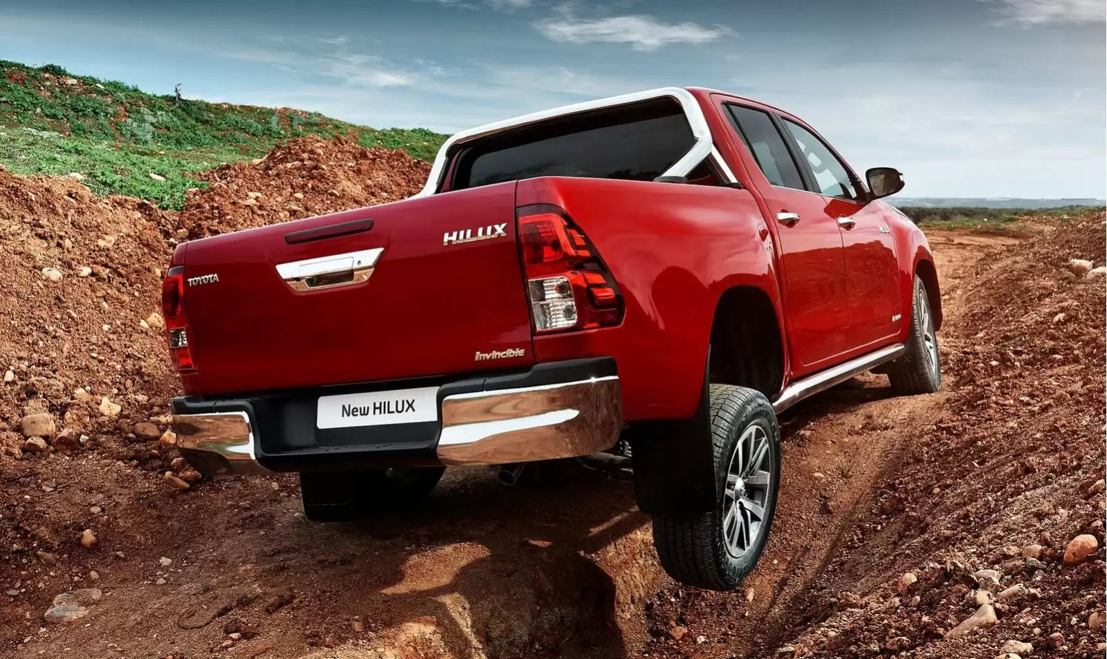 Fotografie vozu Toyota Hilux Comfort 2.4, 110 kW, Naftový, 4x4, Automatická převodovka výroba od 08/2016
