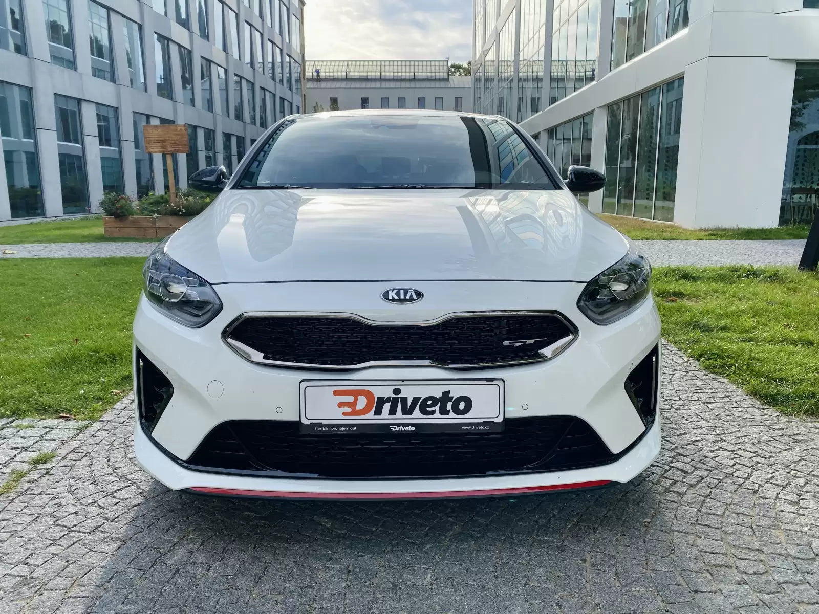 Fotografie vozu KIA ProCeed GT 1.6, 150 kW, Benzinový, Automatická převodovka výroba od 01/2019