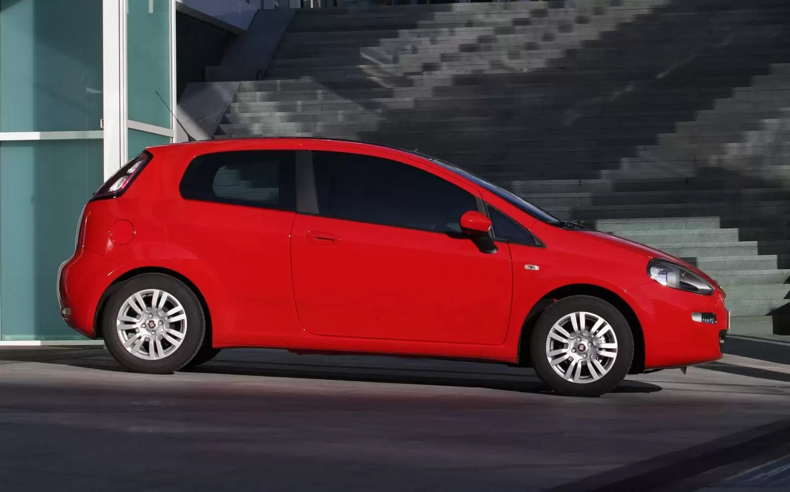 Fotografie vozu Fiat Punto Lounge 1.4, 57 kW, Plynový výroba 06/2013 - 12/2013