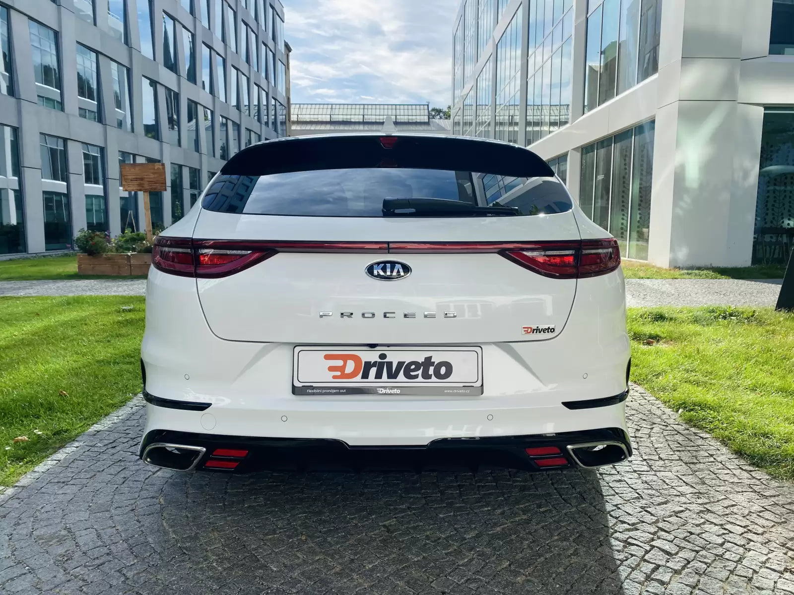 Fotografie vozu KIA ProCeed GT 1.6, 150 kW, Benzinový, Automatická převodovka výroba od 01/2019