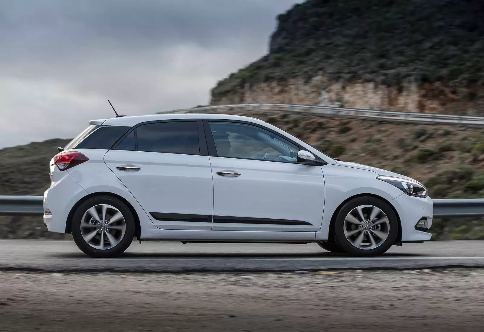 Fotografie vozu Hyundai i20 Classic 1.0, 74 kW, Benzinový výroba od 03/2016
