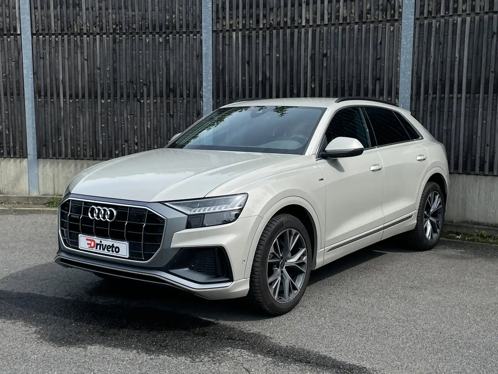 Fotografie automobilu Audi Q8 S line na operativní leasing | Driveto.cz