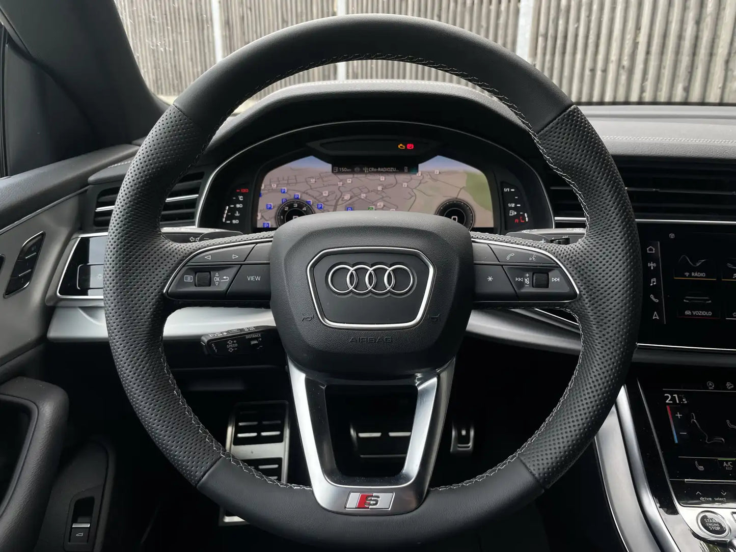 Fotografie automobilu Audi Q8 S line na operativní leasing | Driveto.cz