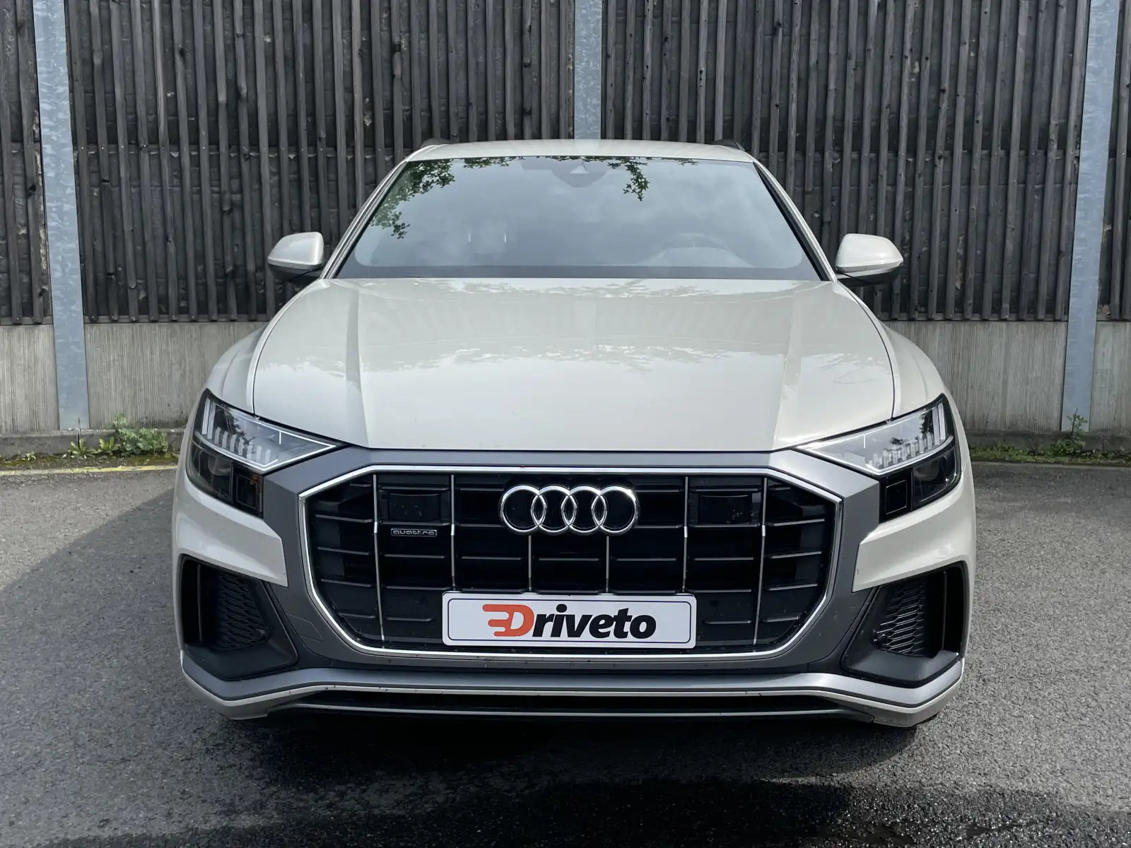 Fotografie automobilu Audi Q8 S line na operativní leasing | Driveto.cz