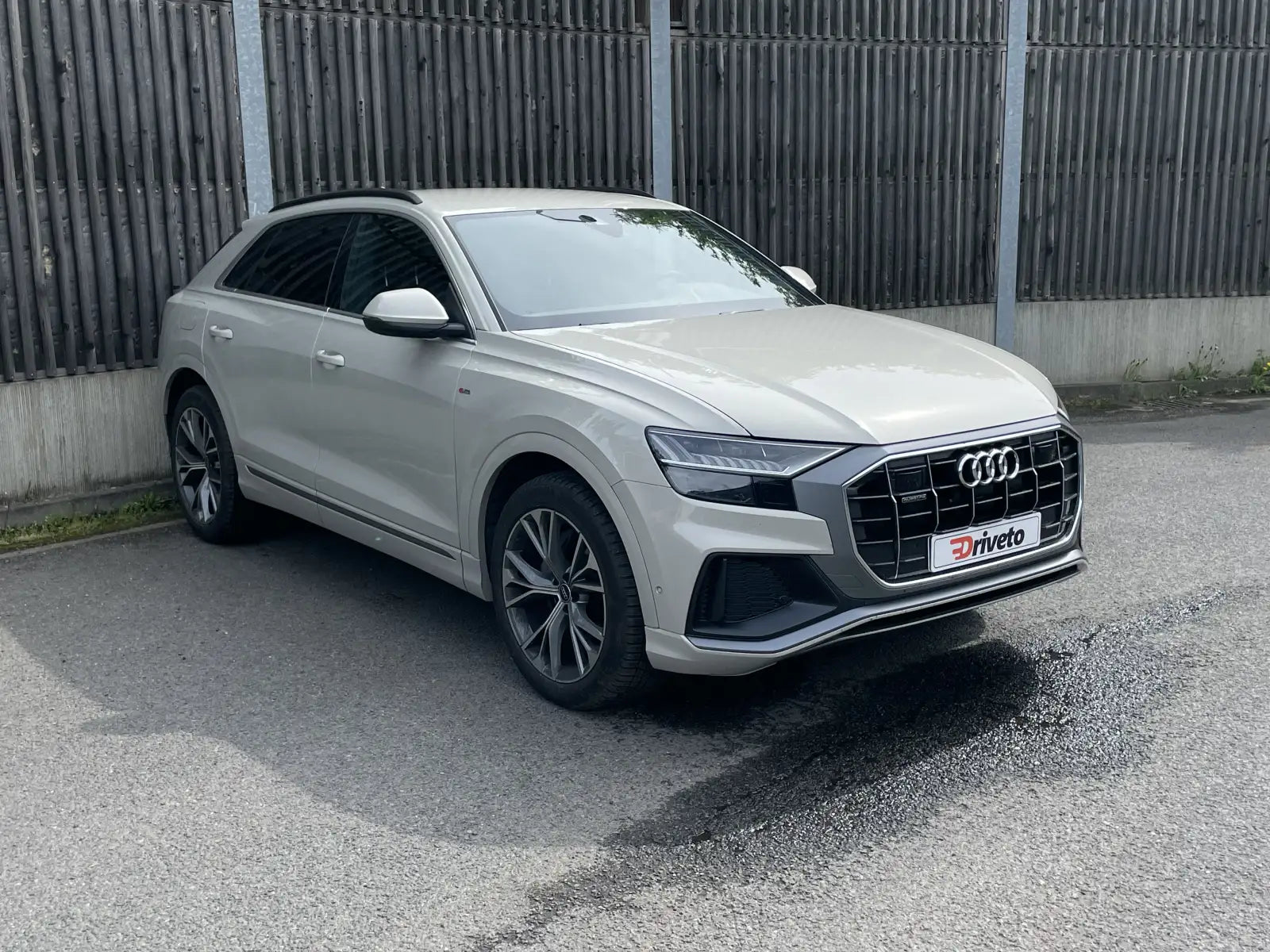 Fotografie automobilu Audi Q8 S line na operativní leasing | Driveto.cz