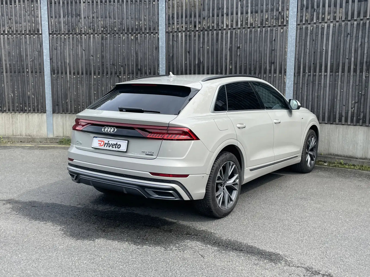 Fotografie automobilu Audi Q8 S line na operativní leasing | Driveto.cz