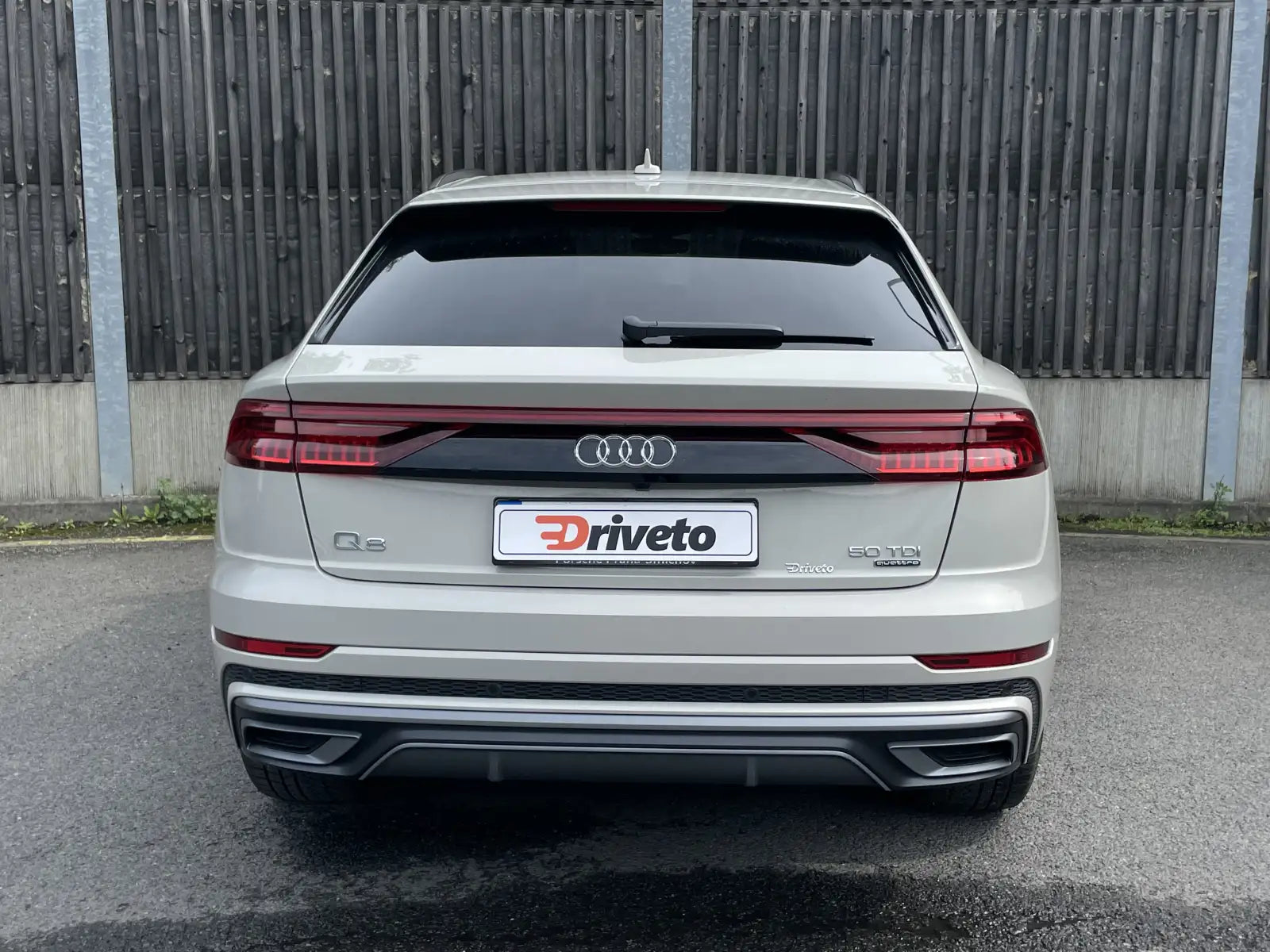 Fotografie automobilu Audi Q8 S line na operativní leasing | Driveto.cz