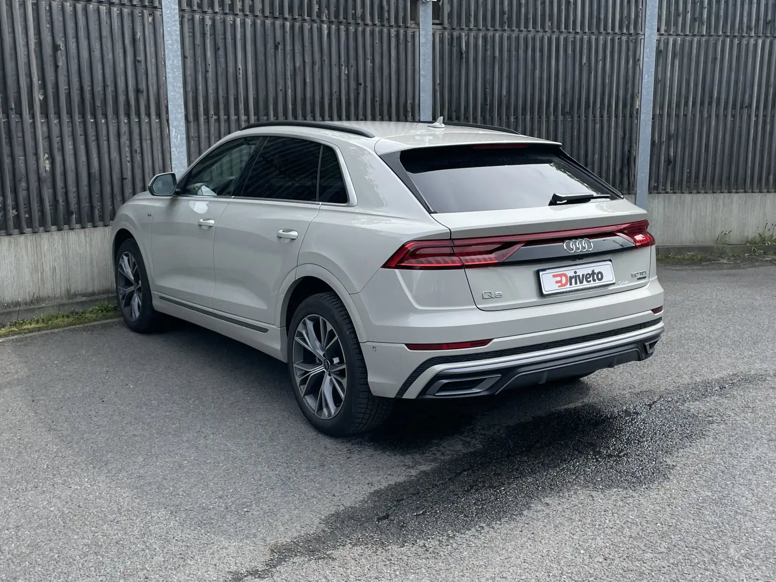 Fotografie automobilu Audi Q8 S line na operativní leasing | Driveto.cz