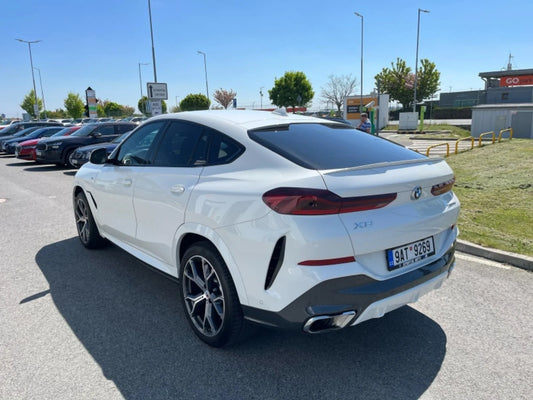 
                      Fotografie automobilu BMW X6 M Sport na operativní leasing | Driveto.cz. Operativní leasing pro automobily BMW
                    