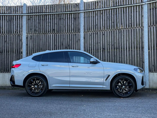 
                      Fotografie automobilu BMW X4 M Sport na operativní leasing | Driveto.cz. Operativní leasing pro automobily BMW
                    