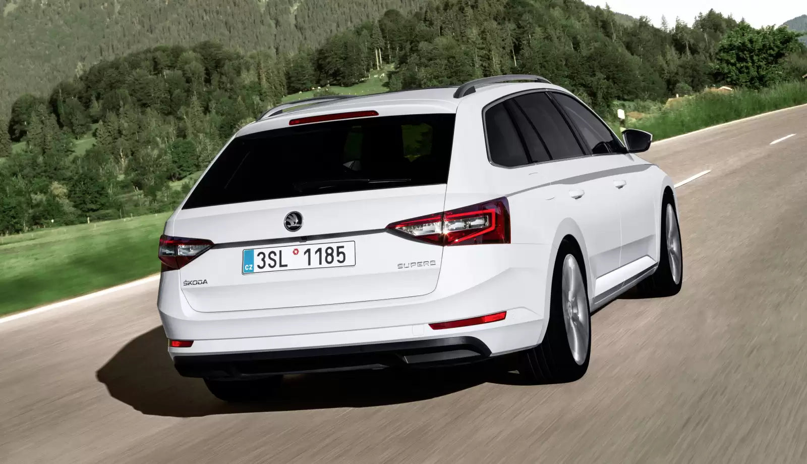 Fotografie vozu Škoda Superb Combi Active 2.0 TDI, 110 kW, Naftový, Automatická převodovka výroba od 09/2015
