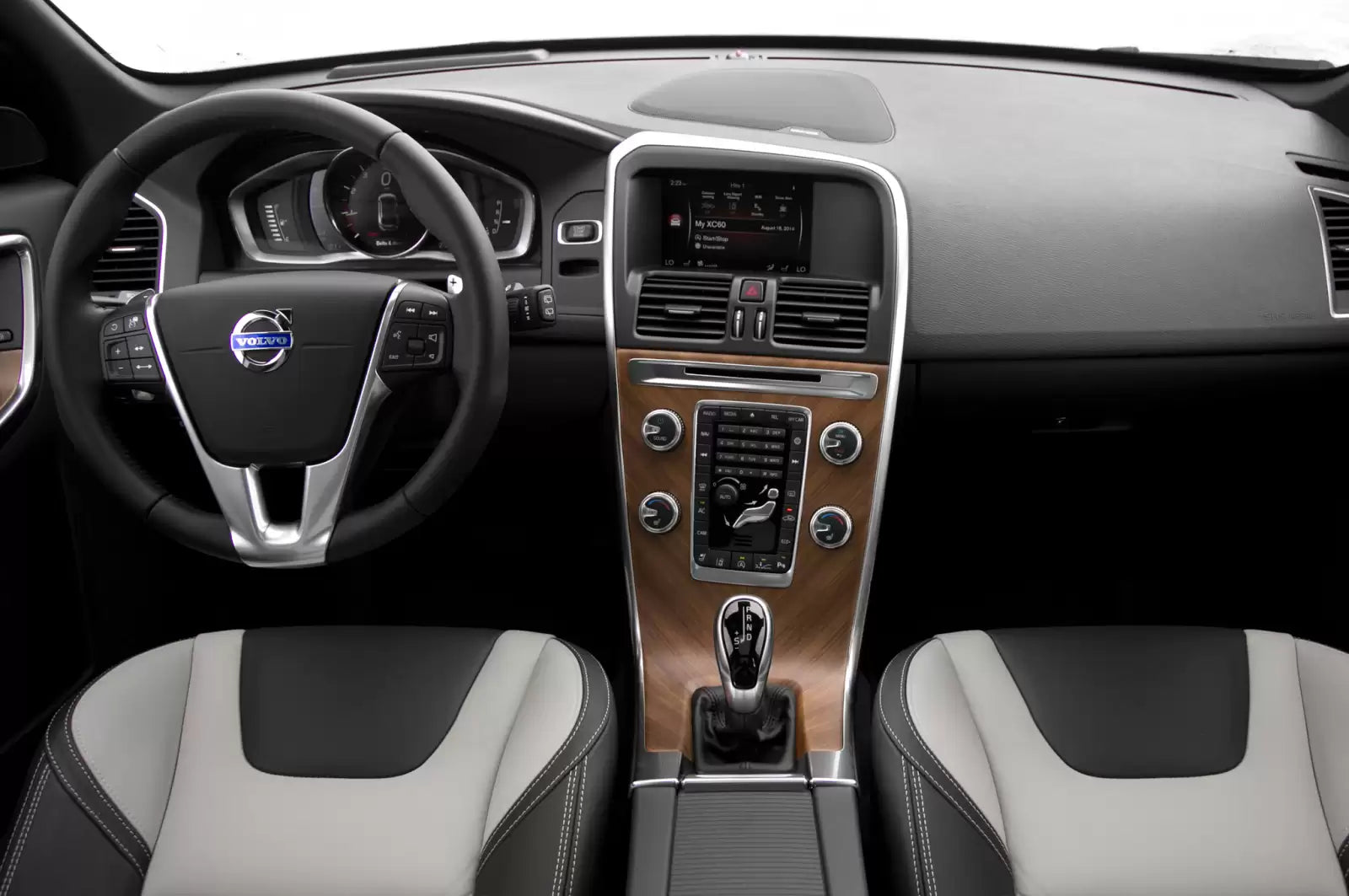 Fotografie vozu Volvo XC60 Edition Dynamic 2.4, 140 kW, Naftový, 4x4, Automatická převodovka výroba od 03/2015