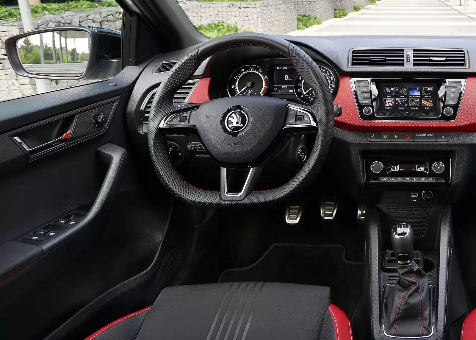 Fotografie vozu Škoda Fabia Combi Monte Carlo 1.0 TSI, 70 kW, Benzinový výroba od 06/2017