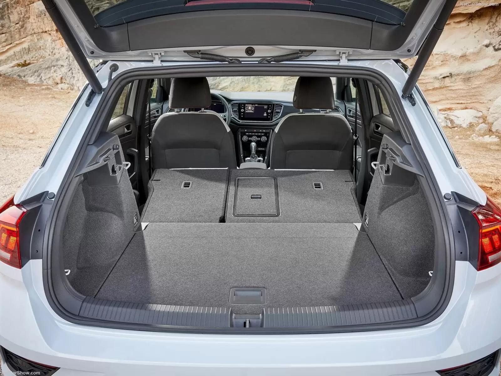 Fotografie vozu Volkswagen T-Roc Sport 2.0, 140 kW, Benzinový, 4x4, Automatická převodovka výroba od 11/2017