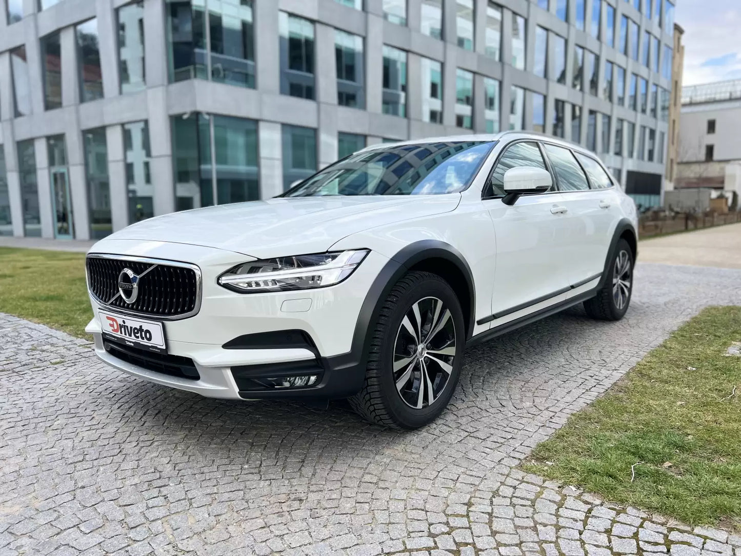 Volvo V90 Cross Country 2.0, 173 kW, Naftový, 4x4, Automatická převodovka