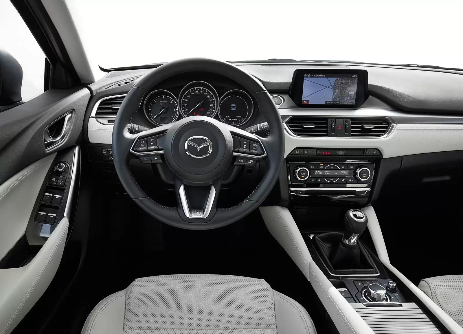 Fotografie vozu Mazda 6 Liftback Attraction 2.0, 107 kW, Benzinový výroba od 10/2016