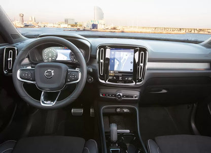Fotografie vozu Volvo XC40 Momentum 2.0, 140 kW, Benzinový, Automatická převodovka výroba od 02/2018