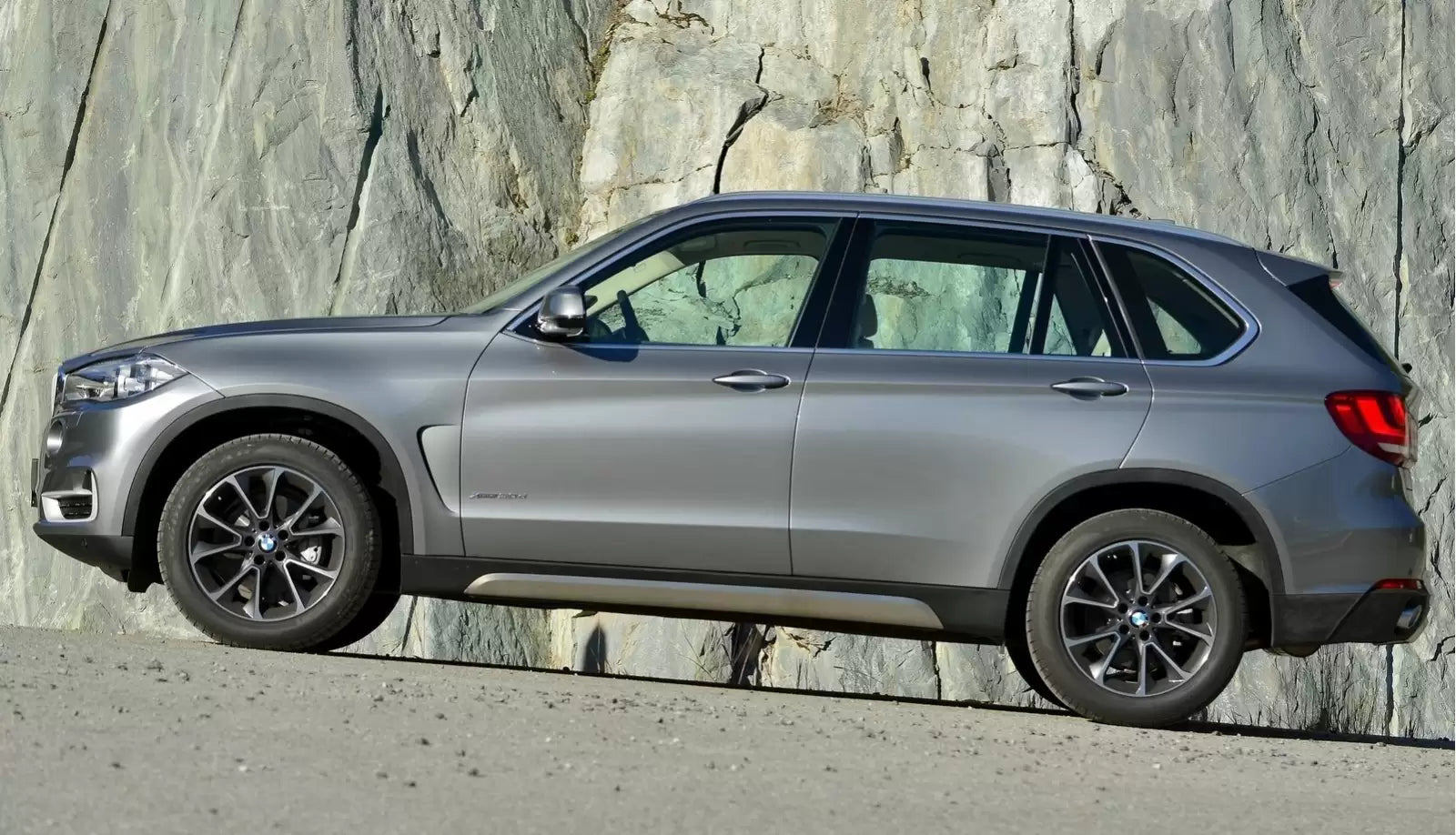 Fotografie vozu BMW X5 M Sportpaket 3.0, 190 kW, Naftový, 4x4, Automatická převodovka výroba 11/2013 - 07/2014