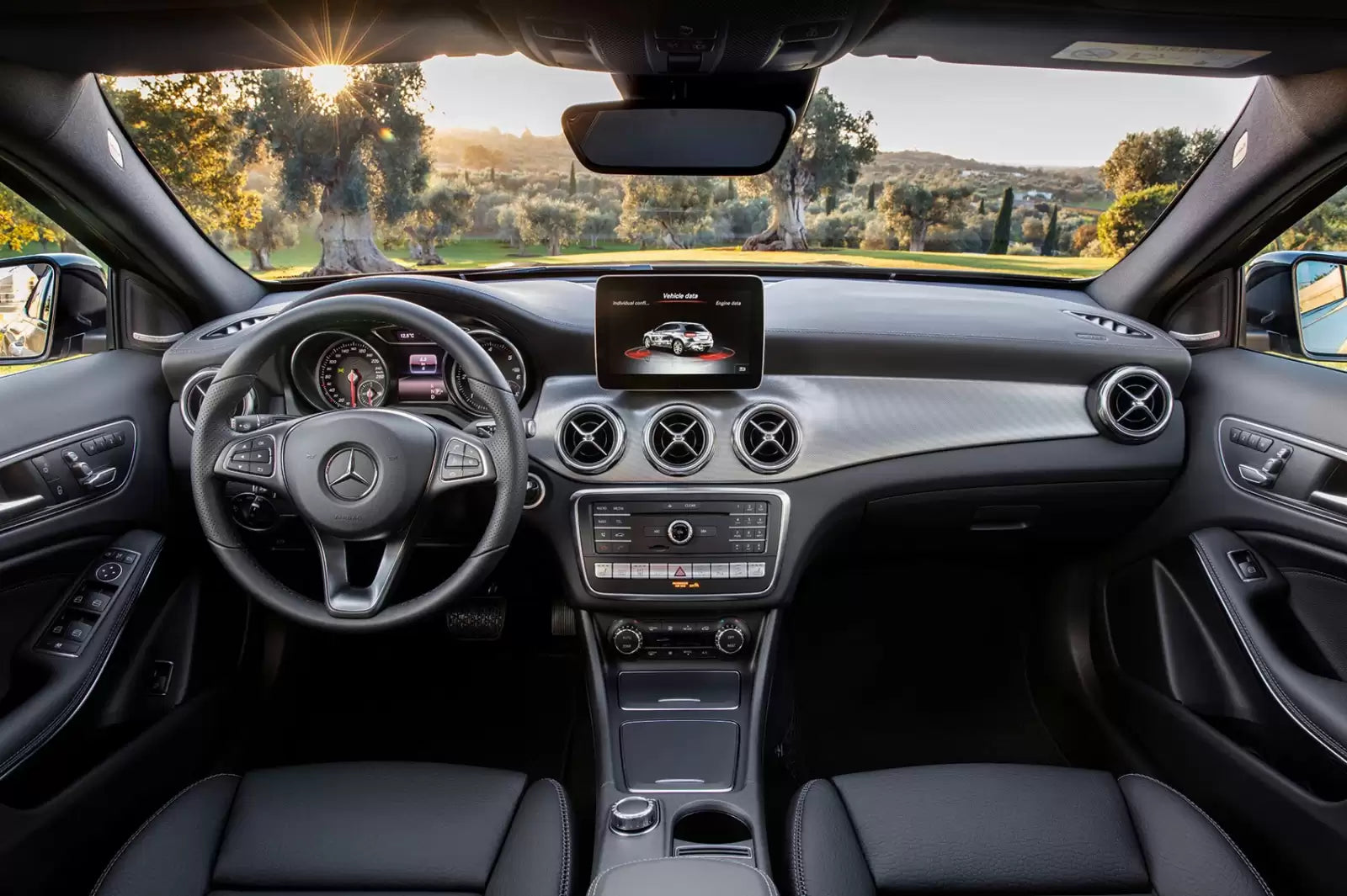 Fotografie vozu Mercedes-Benz GLA AMG Line 250, 155 kW, Benzinový, Automatická převodovka výroba od 01/2017