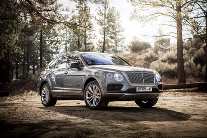 Fotografie vozu Bentley Bentayga First Edition 6.0, 447 kW, Benzinový, 4x4, Automatická převodovka výroba 01/2016 - 10/2016