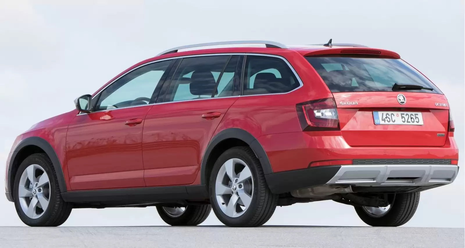 Fotografie vozu Škoda Octavia Scout Sériová 2.0 TDI, 110 kW, Naftový, 4x4, Automatická převodovka výroba od 01/2017