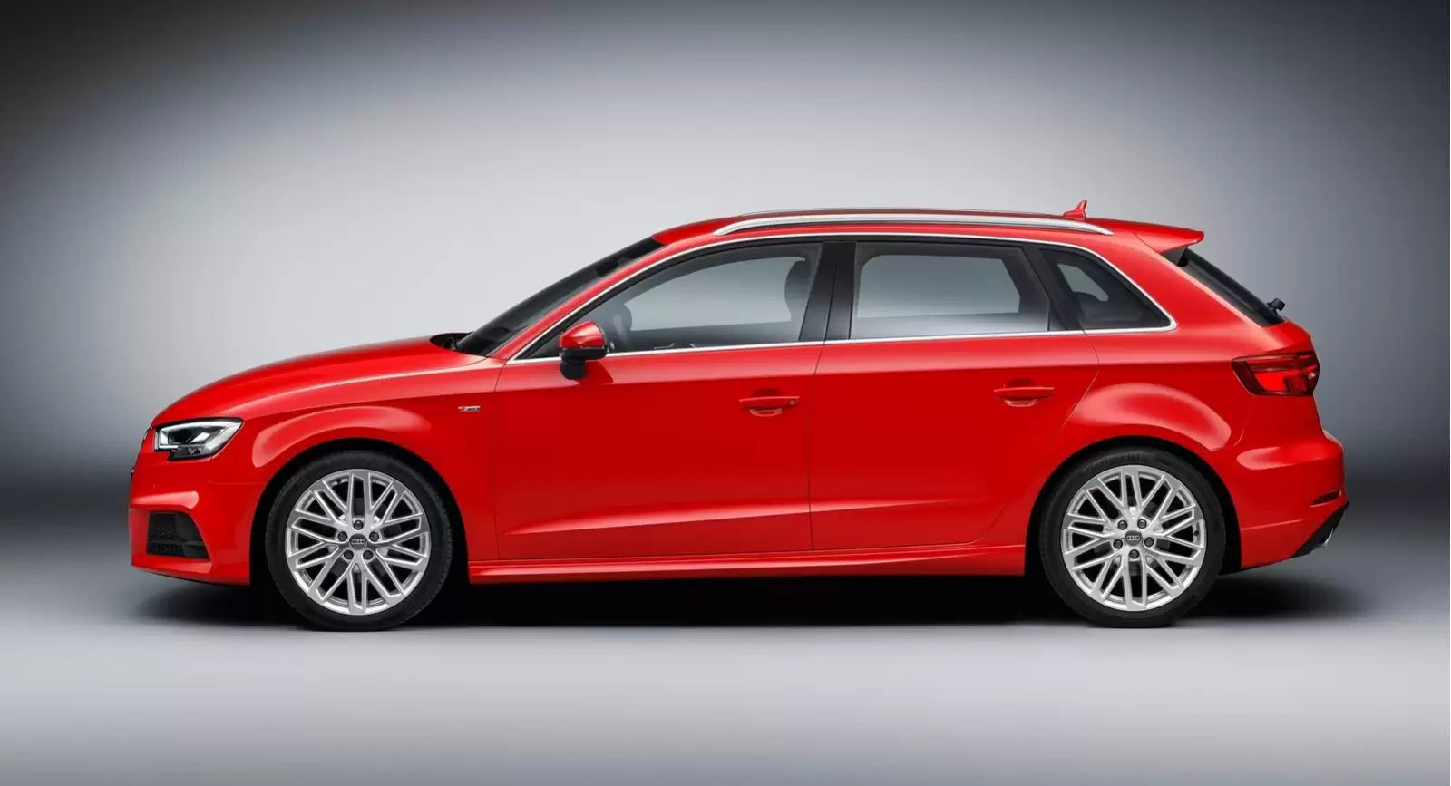 Fotografie vozu Audi A3 Sportback design 2.0 TFSI, 140 kW, Benzinový, 4x4, Automatická převodovka výroba od 07/2016