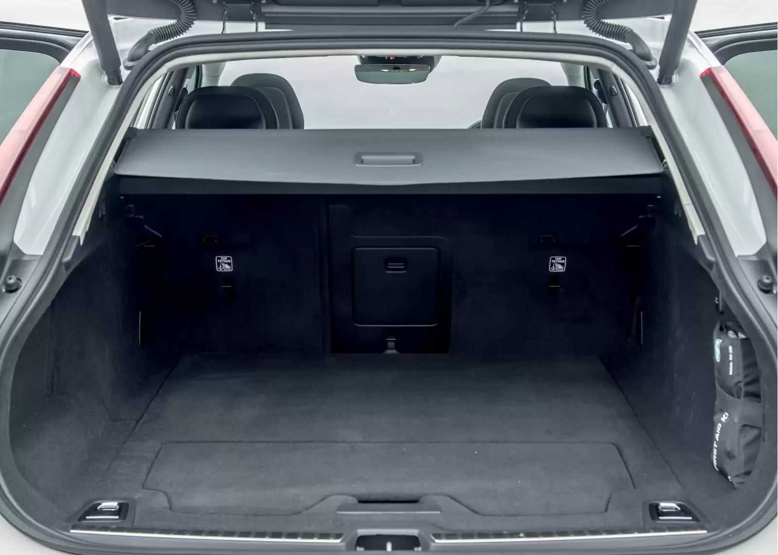 Fotografie vozu Volvo V90 Cross Country Pro 2.0, 173 kW, Naftový, 4x4, Automatická převodovka výroba od 11/2016