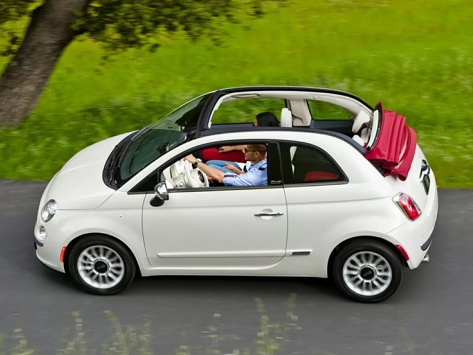 Fotografie vozu Fiat 500C Lounge Dualogic 1.2 8V, 51 kW, Benzinový, Automatická převodovka výroba od 07/2015