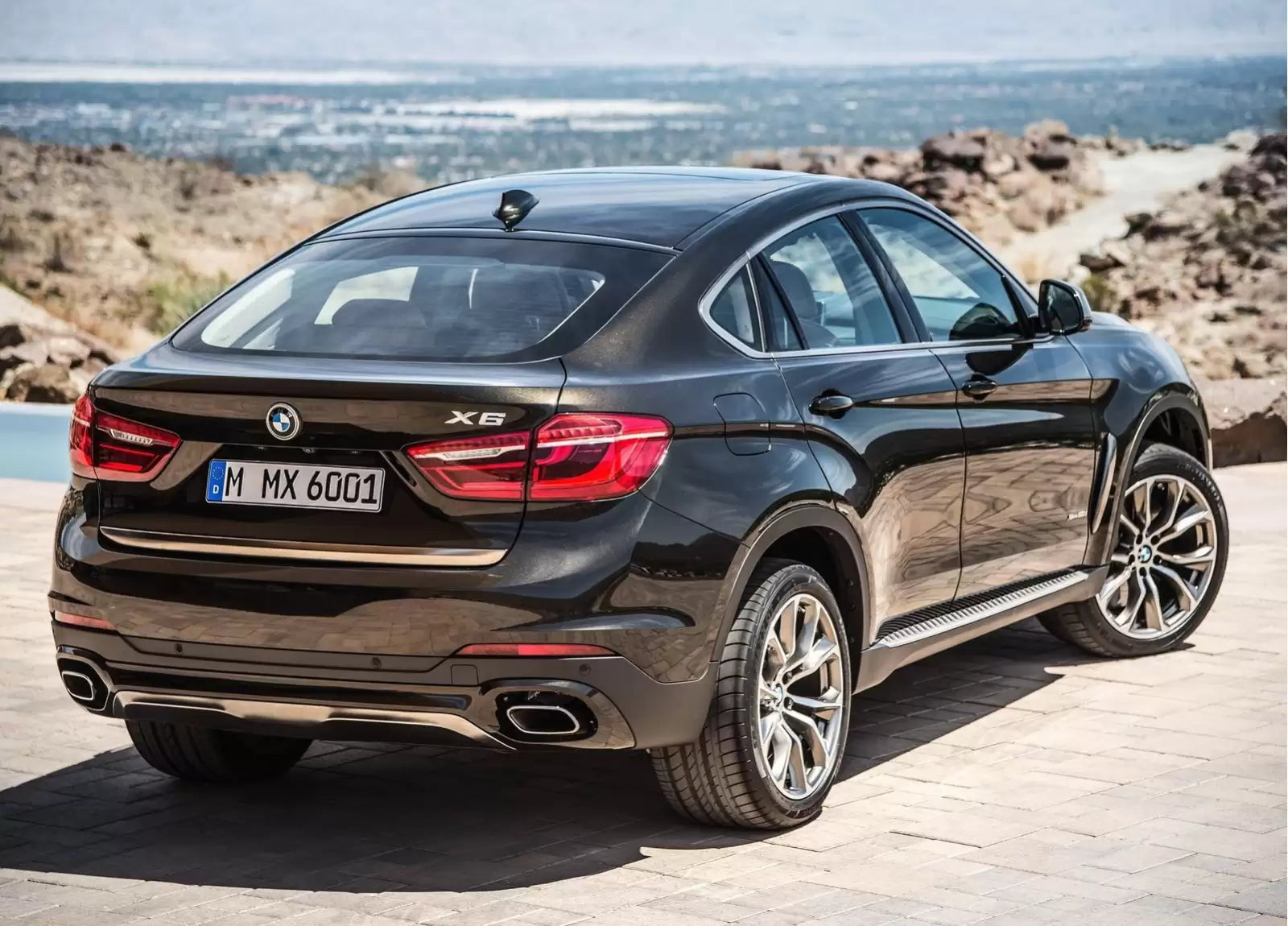Fotografie vozu BMW X6 M Sportpaket 3.0, 225 kW, Benzinový, 4x4, Automatická převodovka výroba od 12/2014