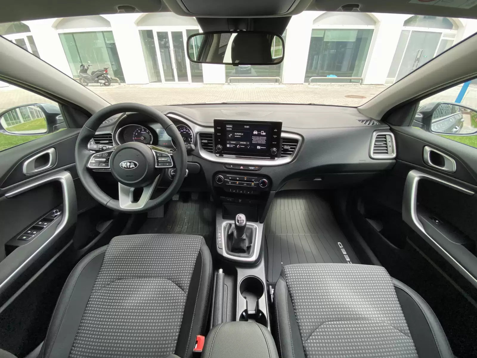 Fotografie vozu KIA Ceed Sportswagon Exclusive 1.5, 118 kW, Benzinový výroba od 09/2018