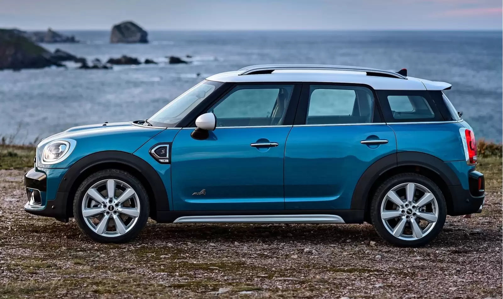 Fotografie vozu MINI Countryman ALL4 Steptronic 1.5, 165 kW, Hybridní, 4x4, Automatická převodovka výroba od 07/2017