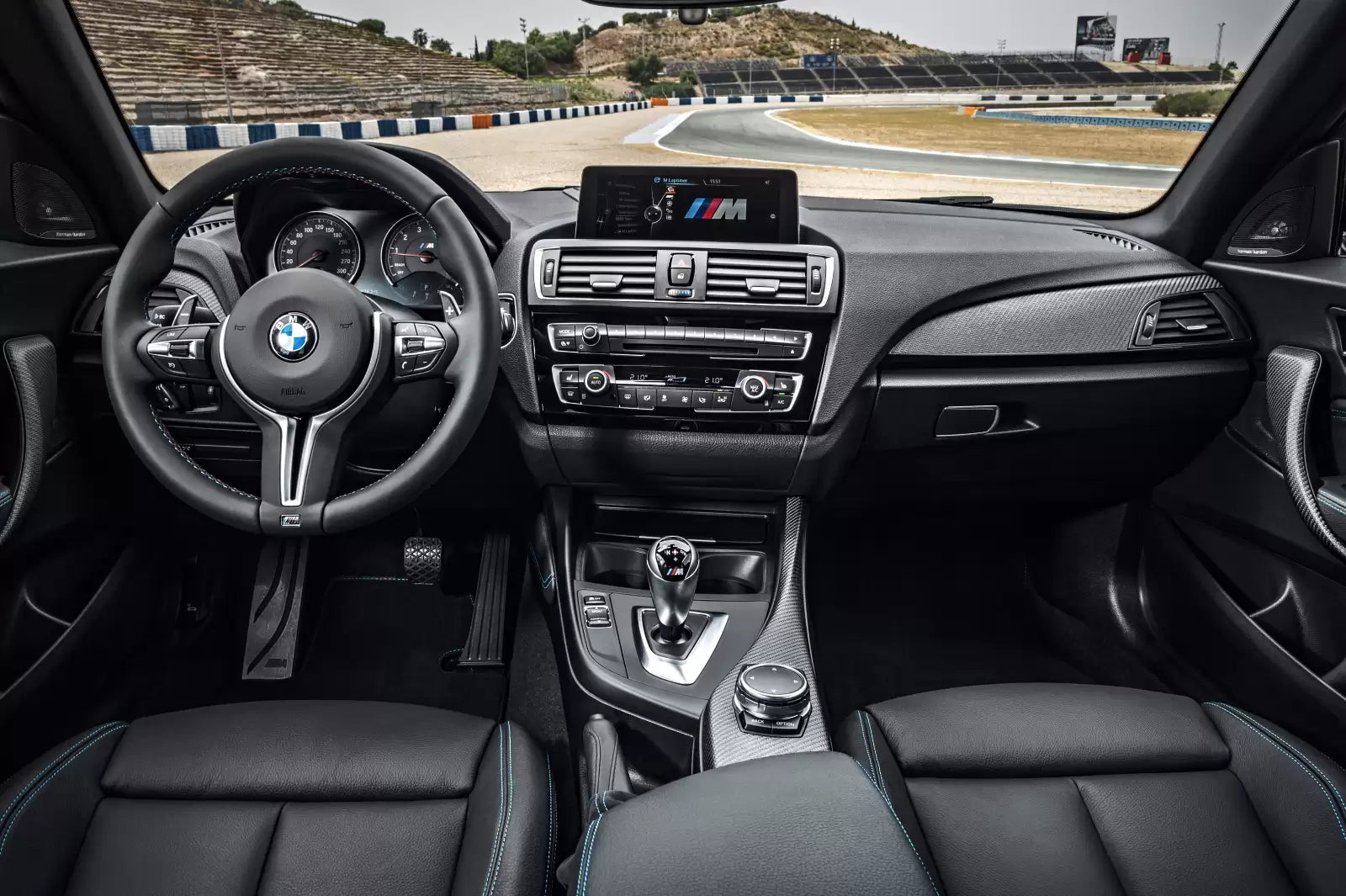 Fotografie vozu BMW Řada 2 M2 (F87) Coupé M 3.0, 272 kW, Benzinový, Automatická převodovka výroba od 04/2016