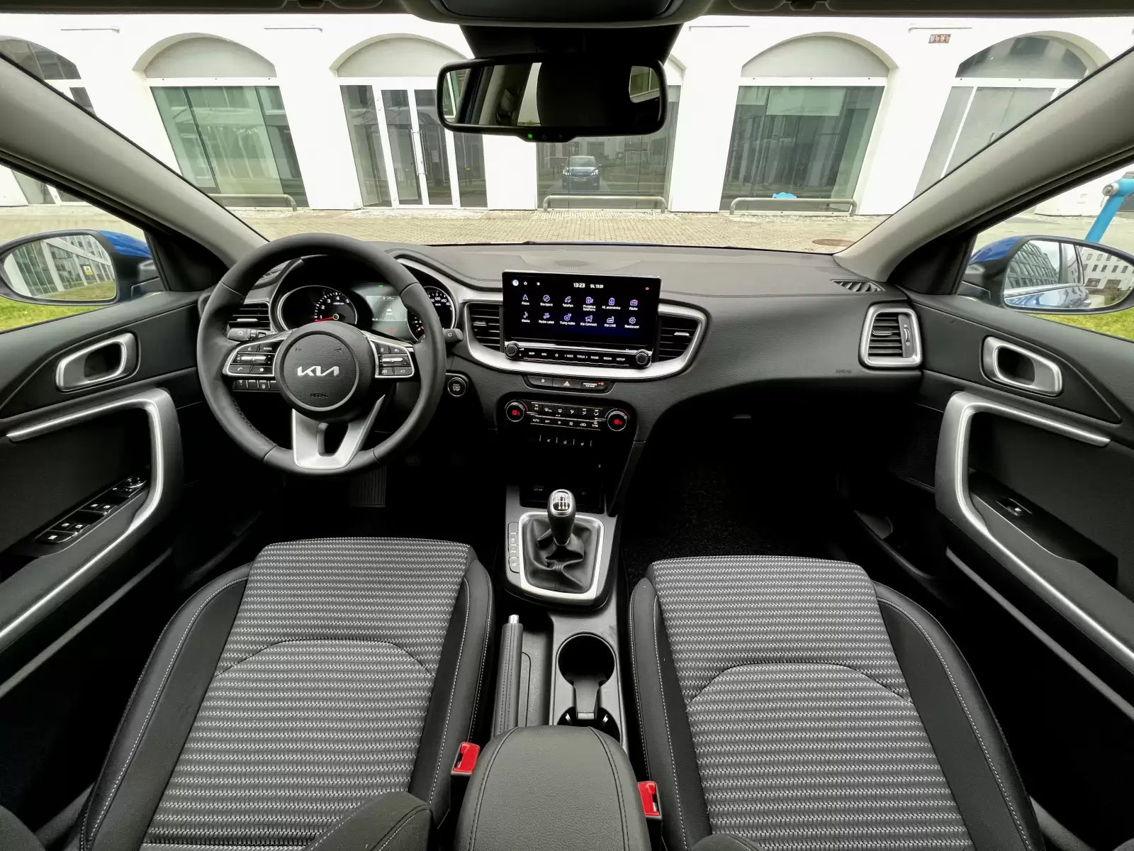 Fotografie vozu KIA Ceed Sportswagon EDICE 30 1.5, 103 kW, Benzínový, Manuál výroba od 01/2023