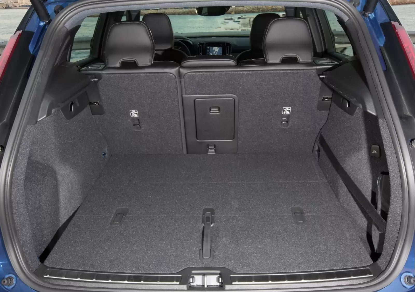 Fotografie vozu Volvo XC40 Momentum 2.0, 140 kW, Naftový, 4x4, Automatická převodovka výroba od 02/2018