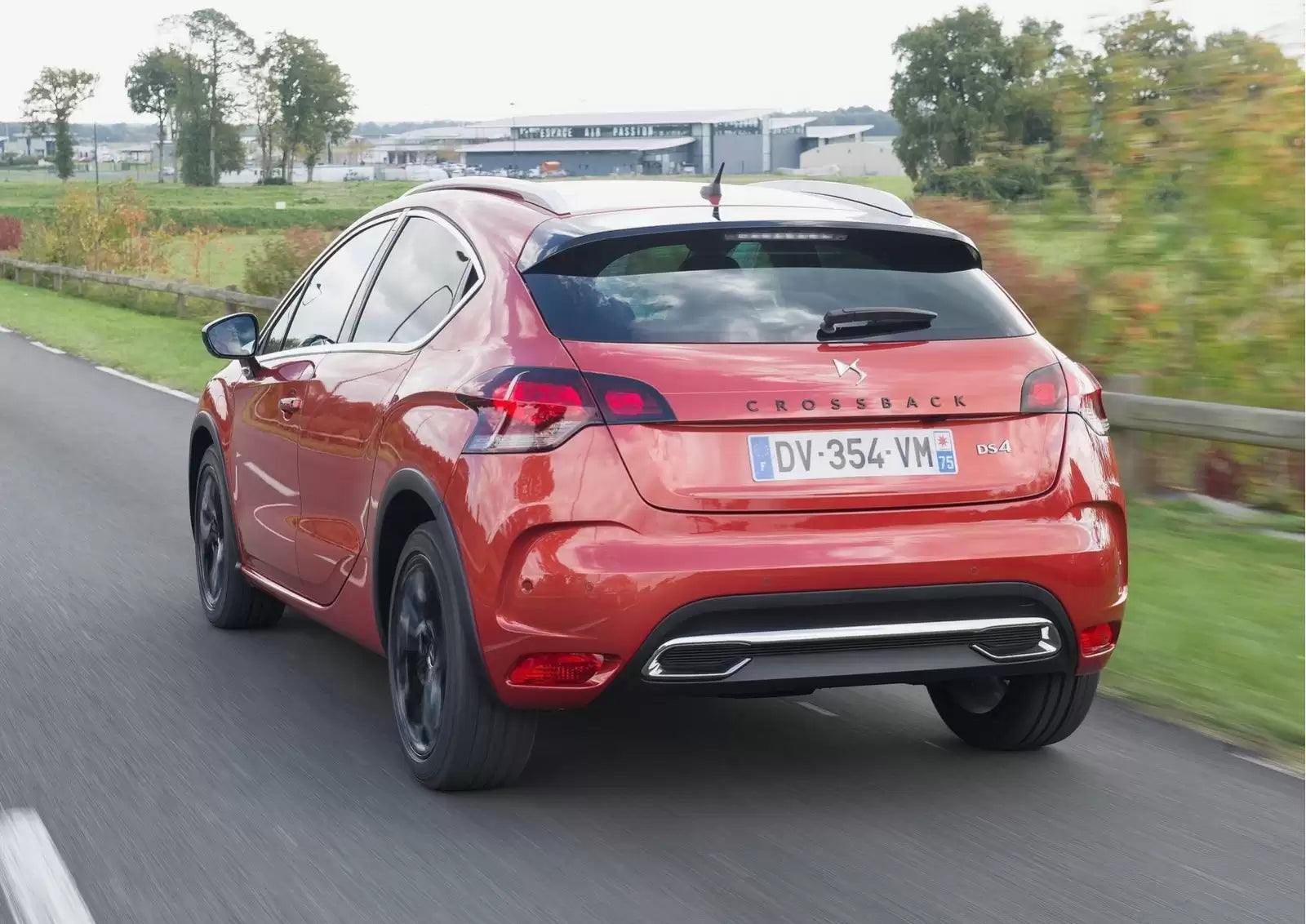 Fotografie vozu DS Automobiles DS 4 Crossback Sériová 1.2, 96 kW, Benzinový výroba od 10/2015