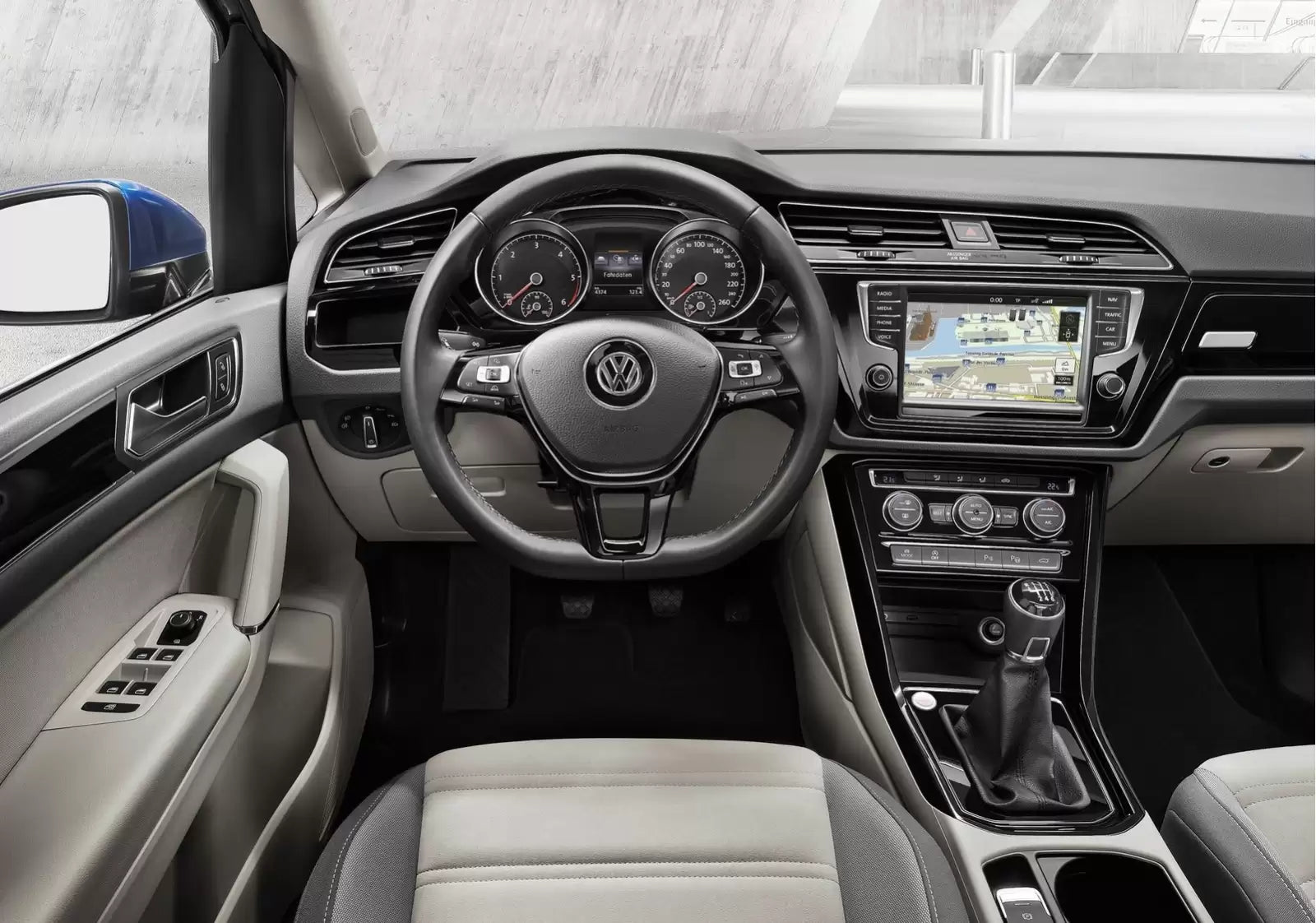 Fotografie vozu Volkswagen Touran Comfortline 1.4 BMT, 110 kW, Benzinový výroba od 09/2015