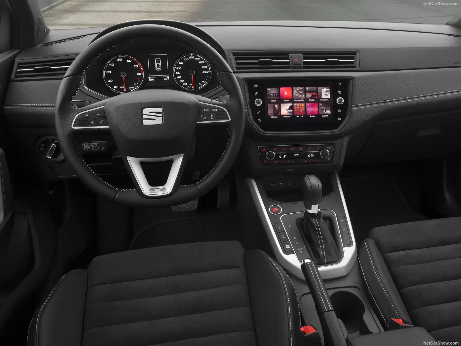 Fotografie vozu SEAT Arona Reference 1.0, 70 kW, Benzinový výroba od 11/2017