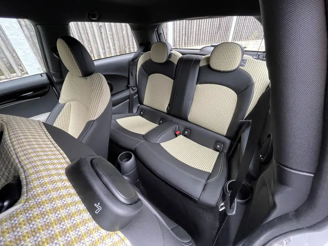 Fotografie automobilu MINI SE na operativní leasing | Driveto.cz