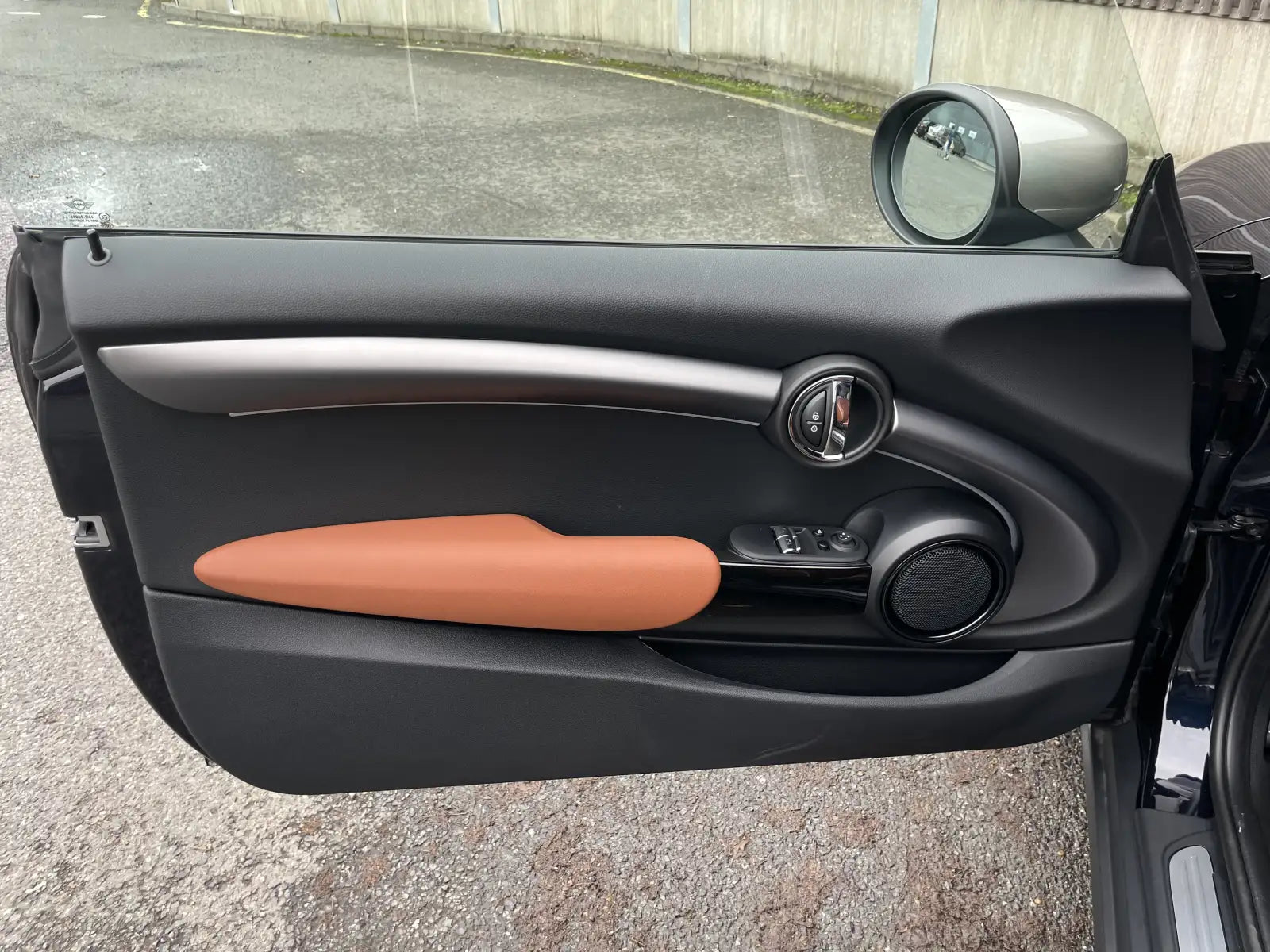 Fotografie automobilu MINI SE na operativní leasing | Driveto.cz